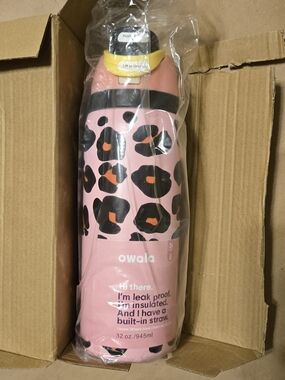Owala 32 oz Pink Leopard Insulated Water Bottle with Built-In Straw